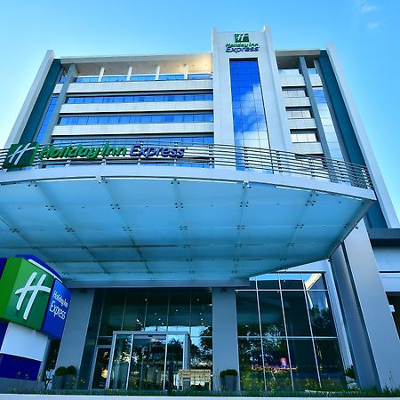 Holiday Inn Express Asuncion Aviadores , An Ihg Hotel Buitenkant foto