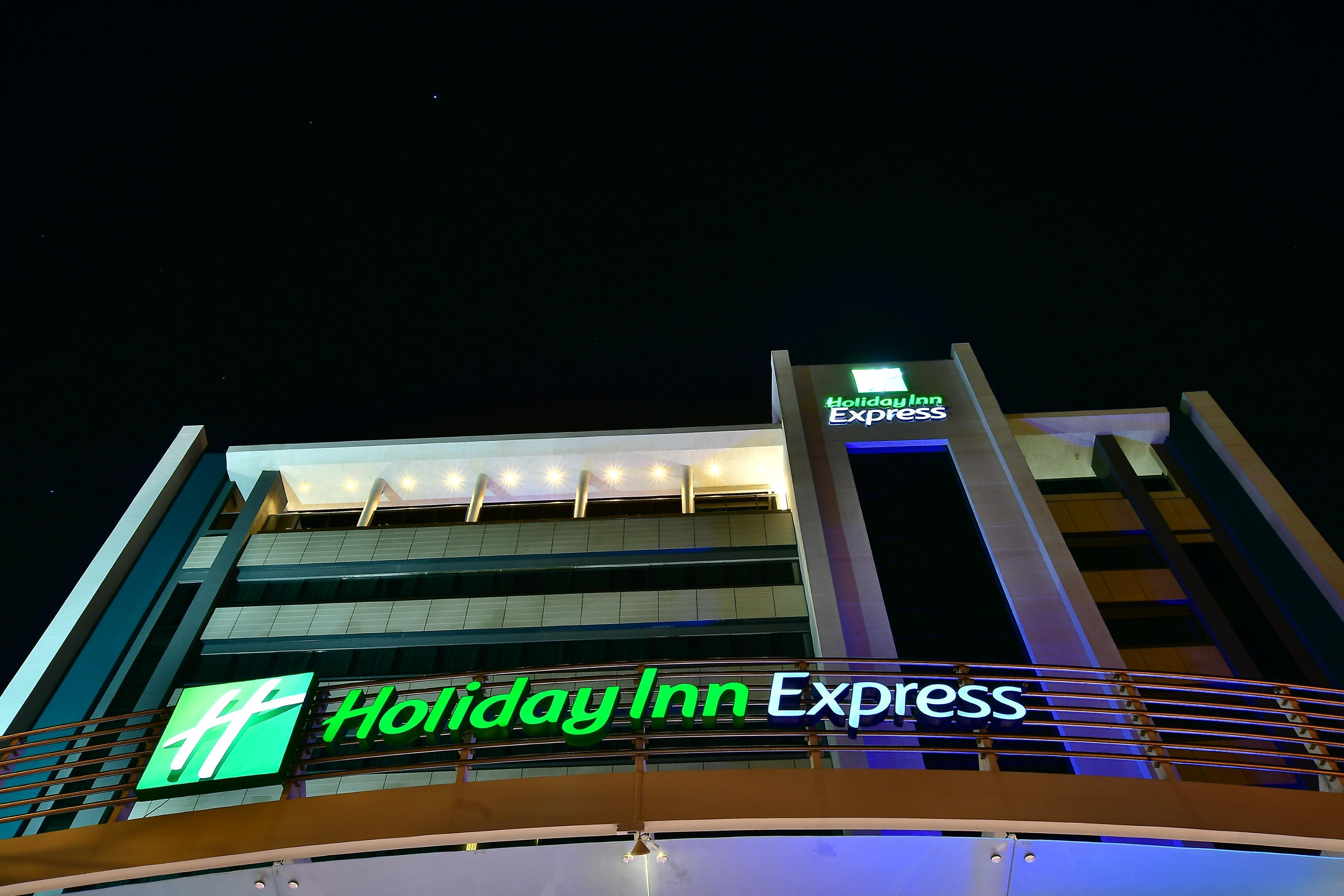 Holiday Inn Express Asuncion Aviadores , An Ihg Hotel Buitenkant foto