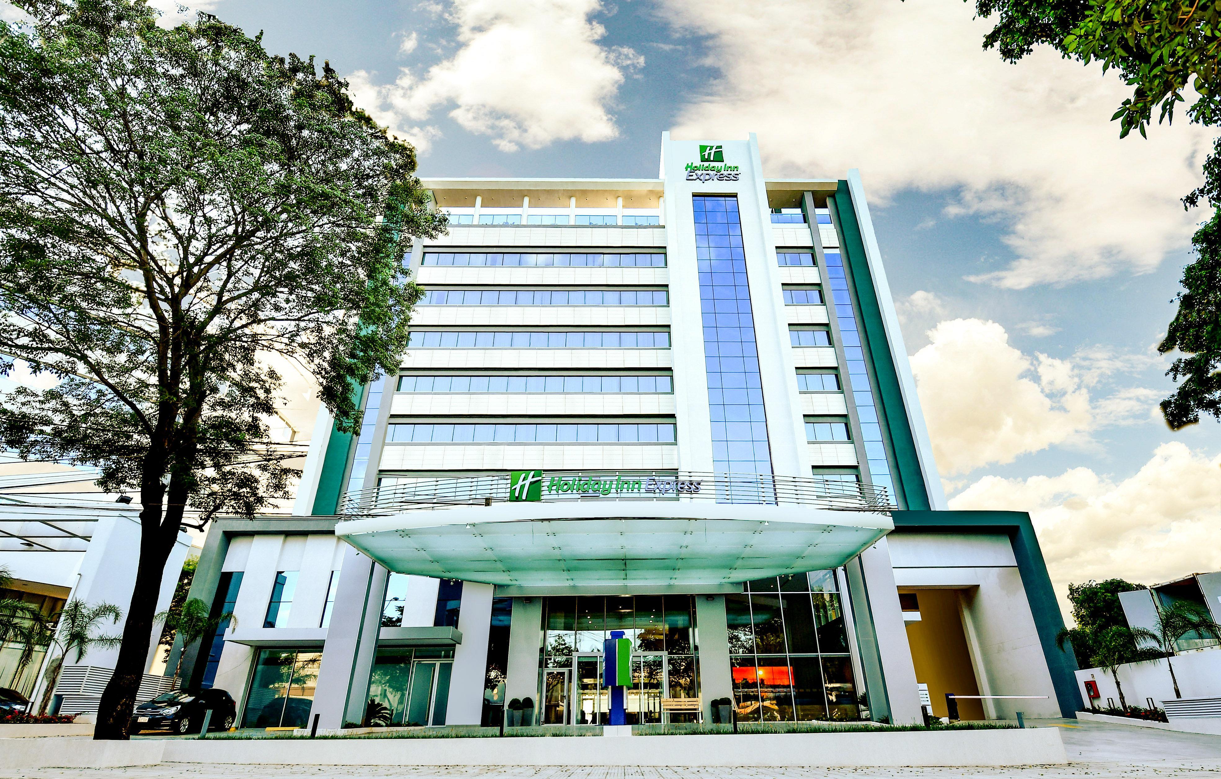 Holiday Inn Express Asuncion Aviadores , An Ihg Hotel Buitenkant foto