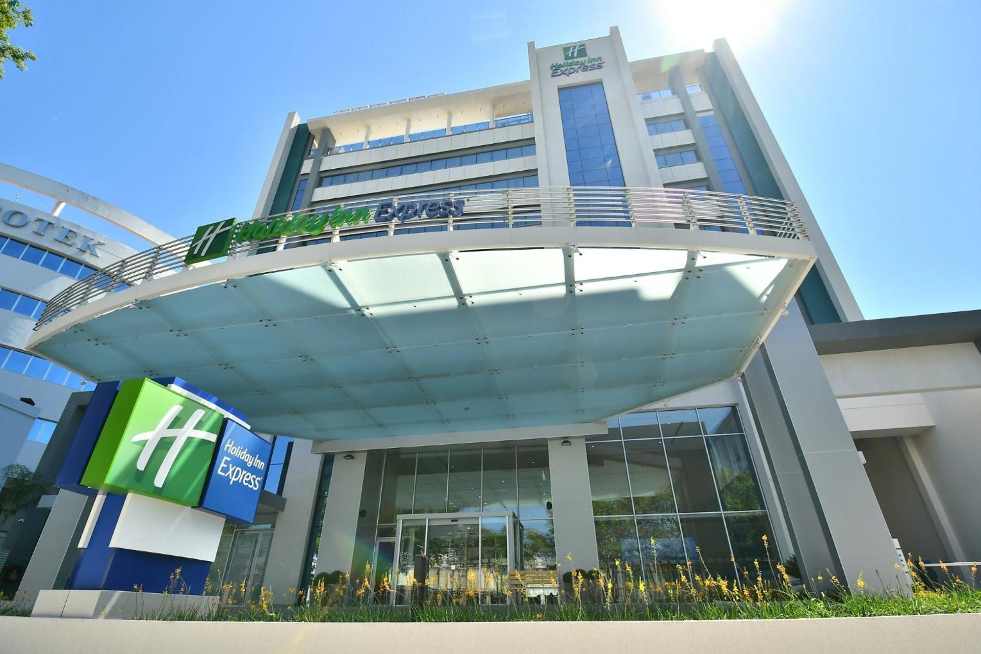 Holiday Inn Express Asuncion Aviadores , An Ihg Hotel Buitenkant foto